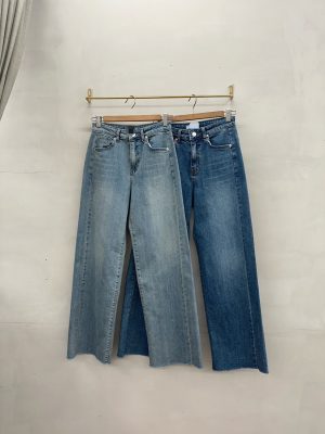 鬚邊側大腿剪裁牛仔褲
