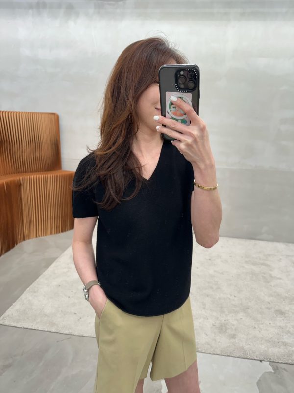 S__81764444_0 V領亞麻針織上衣