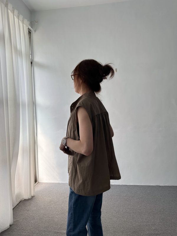 S__85024827_0 雙口袋小皺褶背心外套