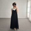 肩帶式V領口袋洋裝