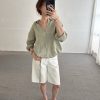 V字襯衫領下抽繩亞麻上衣
