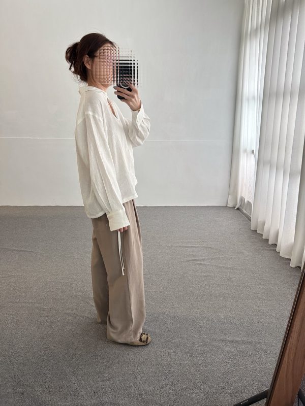V字襯衫領下抽繩亞麻上衣